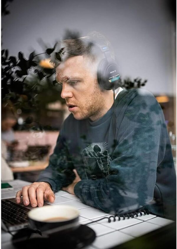 611Oky-BZVL._AC_SL1200_.jpg Sony MDR7506 Professional Large Diaphragm Headphone