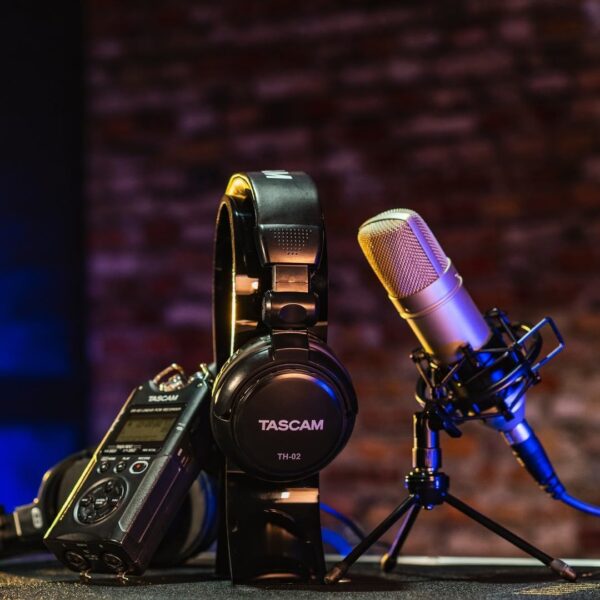 TASCAM TH-02 Professional Studio Monitor Headphones, Wired, ...