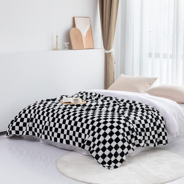 717nQET9ZUL._AC_SL1500_.jpg LOMAO Throw Blankets Flannel Blanket with Checkerboard Grid ...