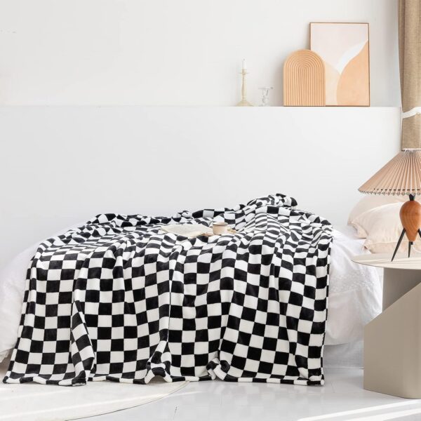 71aEX3C6eZL._AC_SL1500_.jpg LOMAO Throw Blankets Flannel Blanket with Checkerboard Grid ...